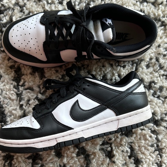 Nike Dunk Low
Women's Shoes Classic Black and White Athletic Shoes size 8 - Picture 9 of 10